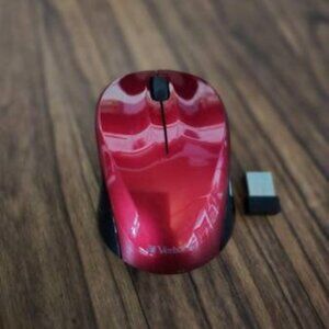 Verbatim Red & Black Wireless Battery Operated Mouse